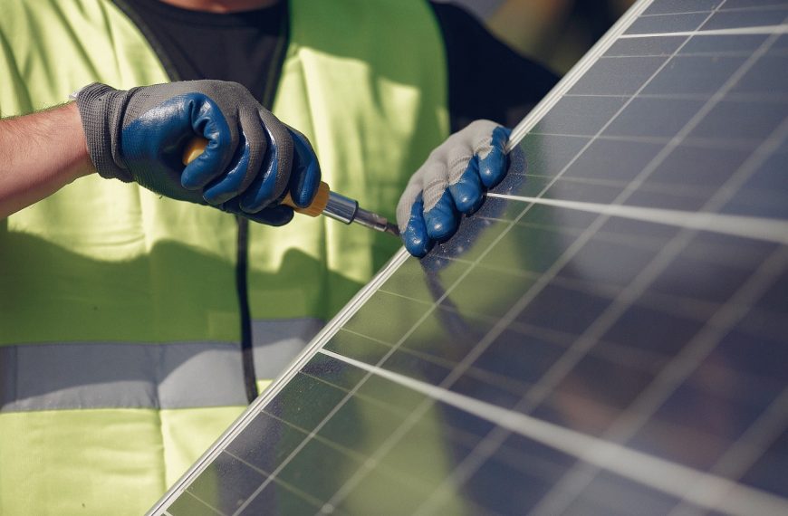 Pergola solaire et photovoltaïque : solution sur-mesure et connectée